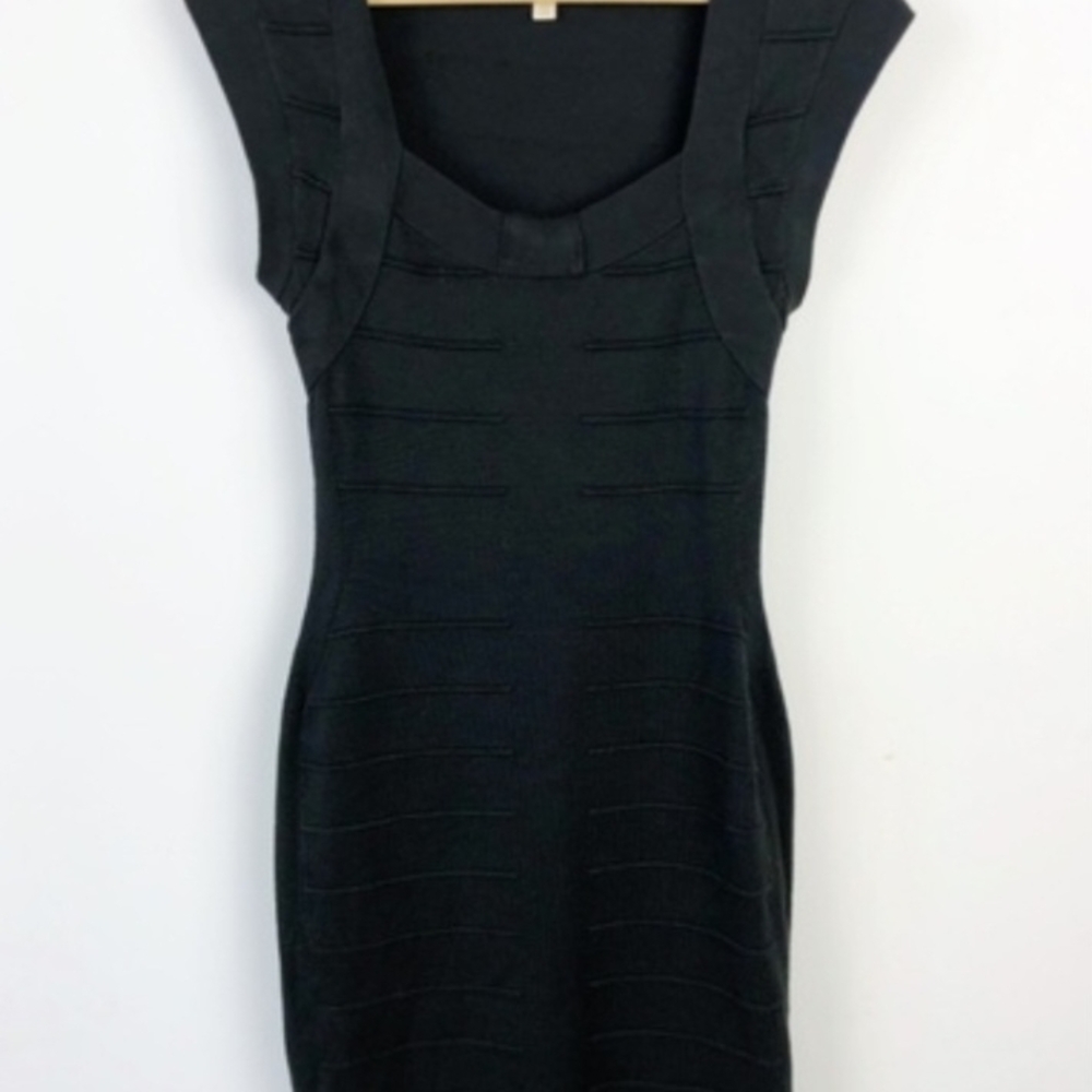Nicki Minaj Black Structured Cap-Sleeve Bodycon Dress